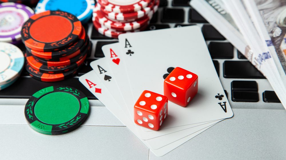 Compare offline gambling games with online gambling games