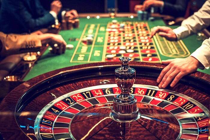 Play online casino games