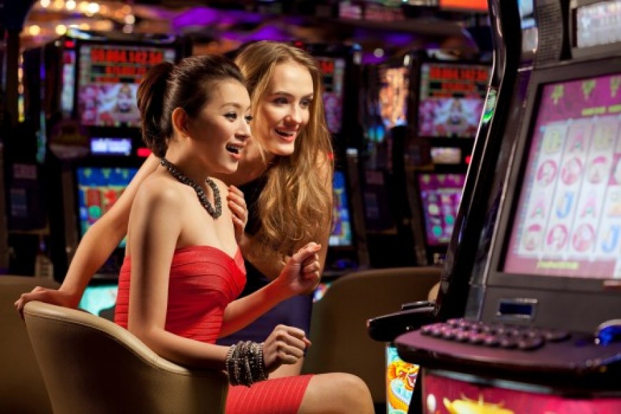 Earn real money in the bets by using gambling opportunities in the online casinos