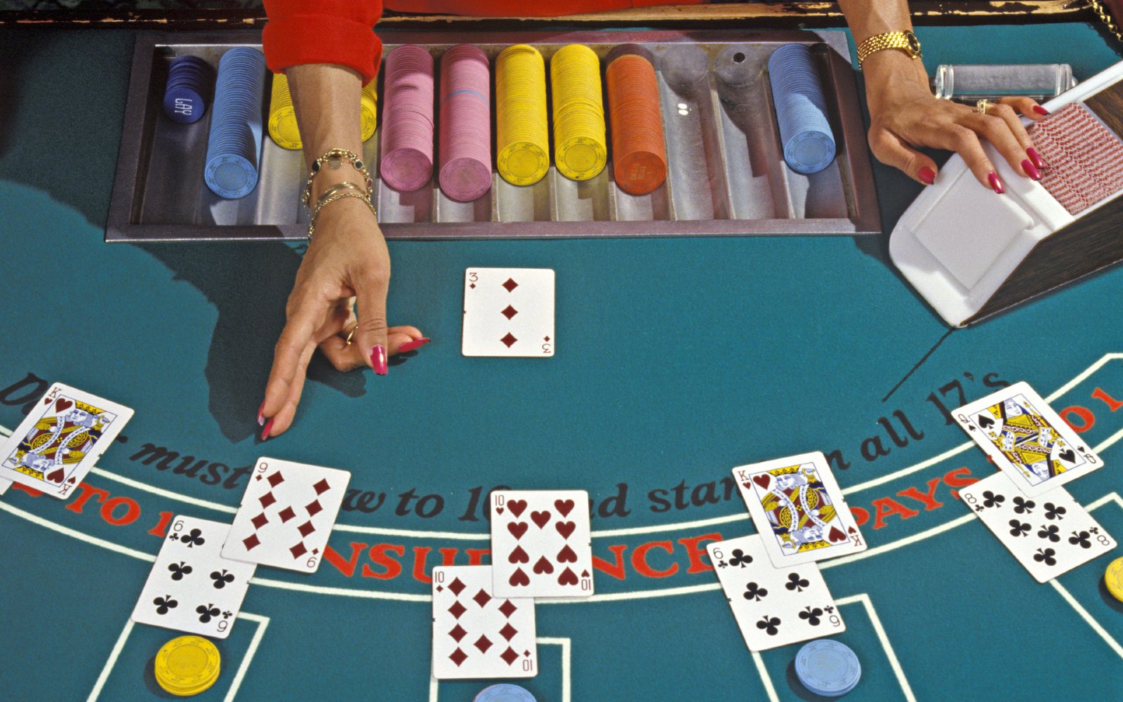 How to Play a Winning Hand of Poker Games