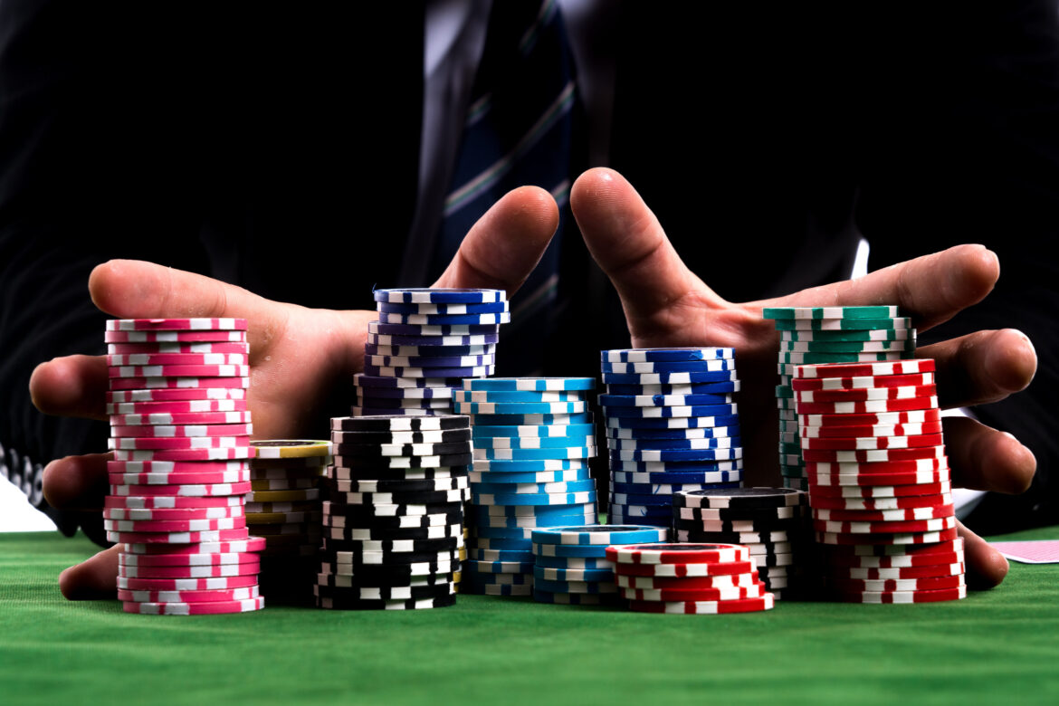 Online Gambling Games: Advantages of Playing Different Online Gambling Games