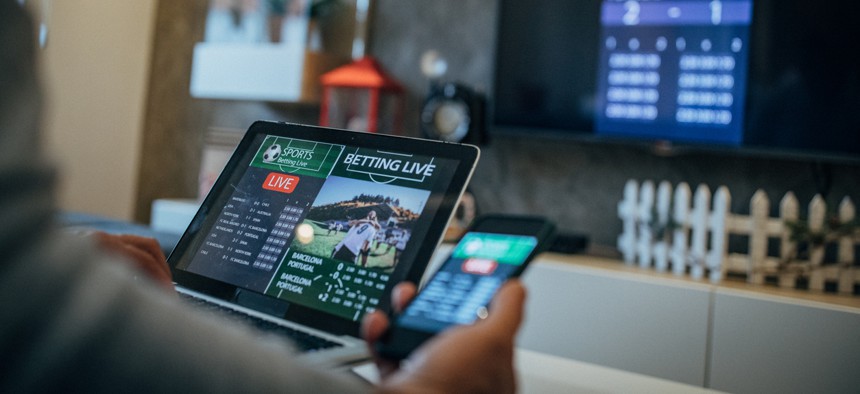 What are the advantages of betting on sports online?
