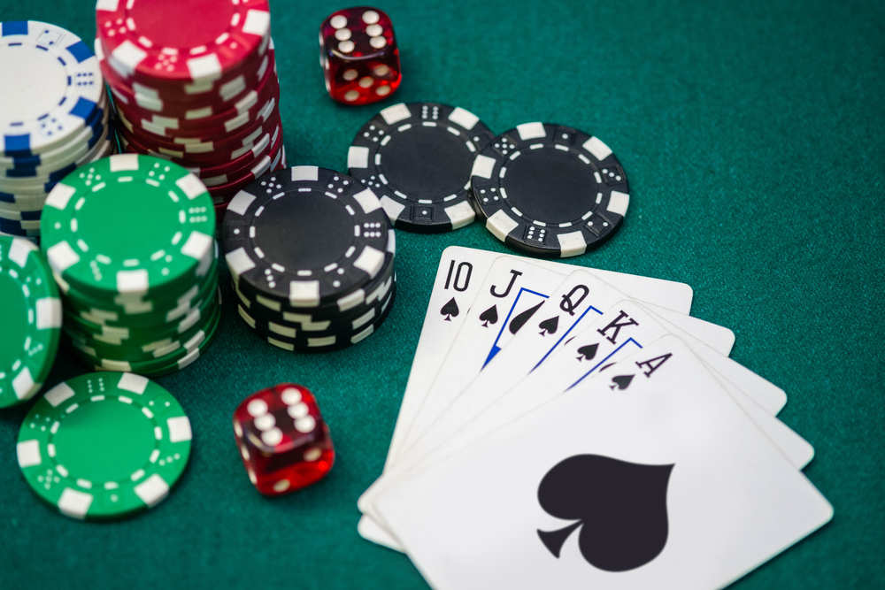 How do I know if an online casino is licensed?